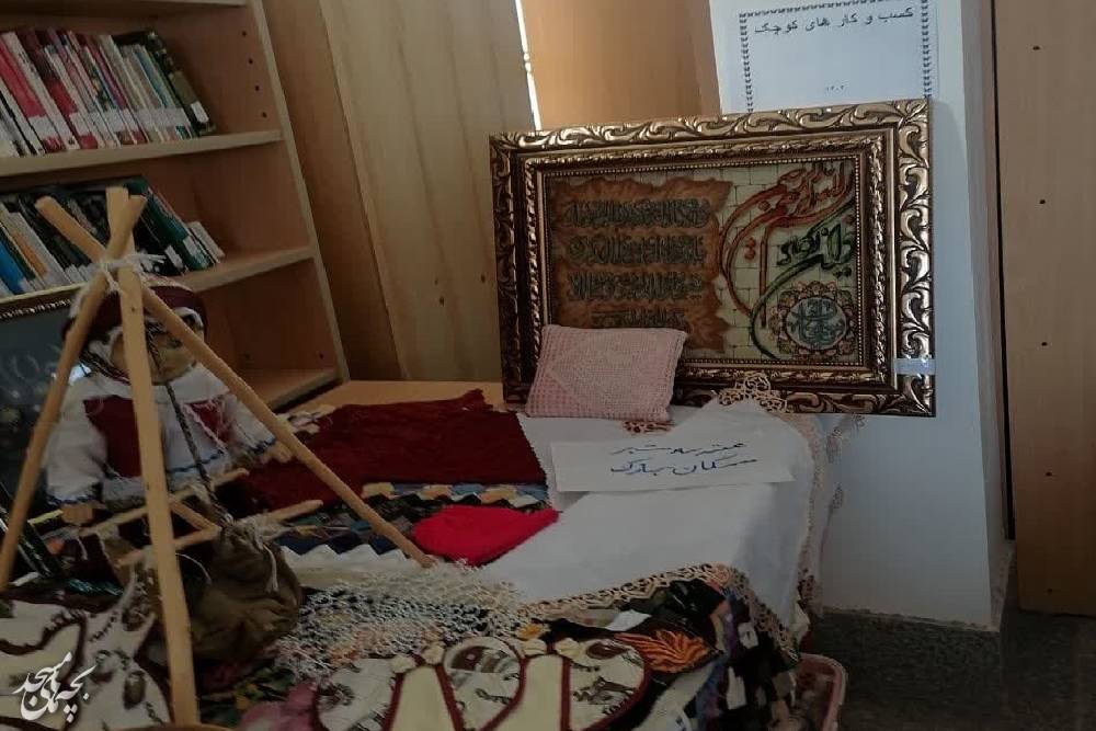 تصاوير همياري بسيج و کانون مسجد در روستاي بزنج اسفراين