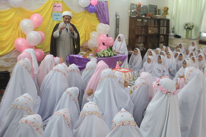 جشن تکليف دختران فاطمي به ميزباني اهالي مسجد حجت بن الحسن عسکري (عج) بجنورد