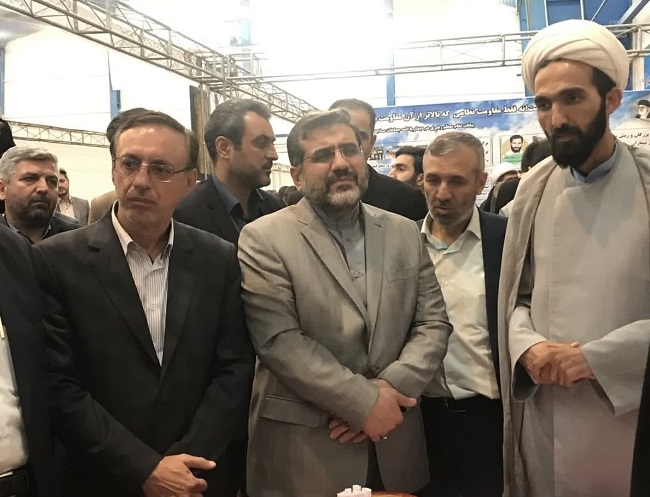 بازديد وزير فرهنگ و ارشاد اسلامي از غرفههاي کانون هاي مساجد خراسان شمالي و تقدير از فعاليتهاي بچههاي مسجد