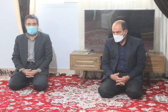 تکريم مادر نوجوان شهيد«احمد حامدي»  از شهداي روستاي ناوه بجنورد