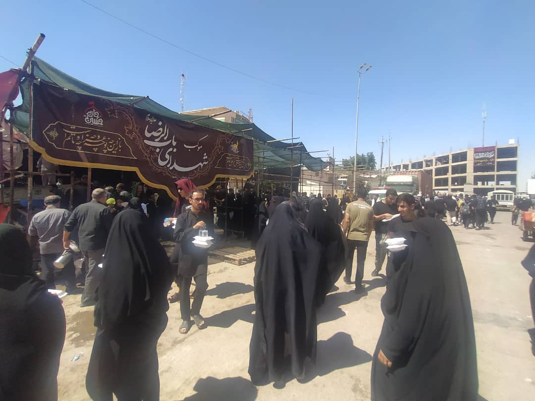 موکب باب الشهداي بجنورد خادم زائران پس از اربعين حسيني در نجف