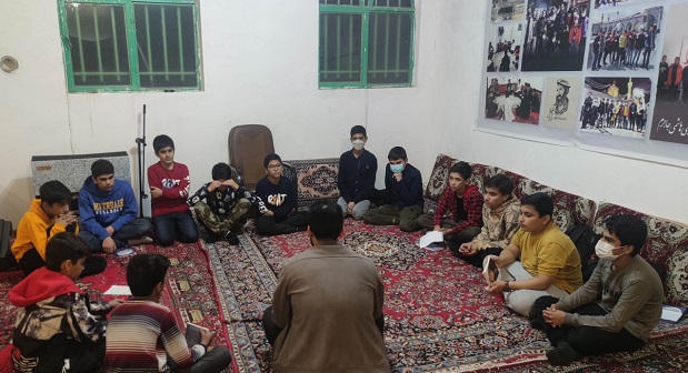 نوجوانان کانون مهدي موعود(عج) جاجرم با حلقه هاي شهدايي، به مسجد متصل شدند