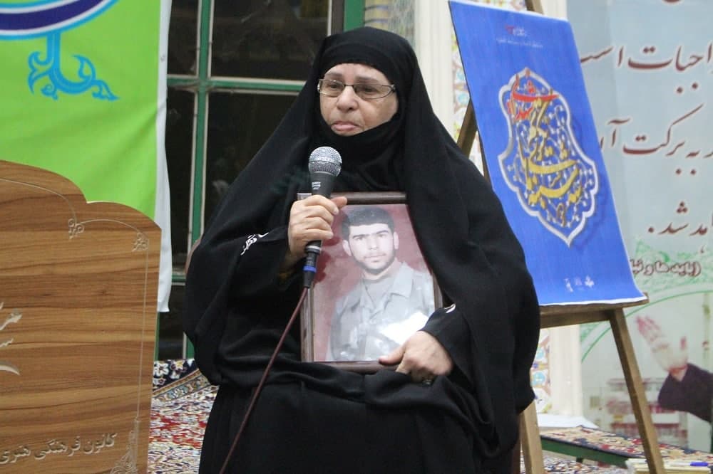 در آستانه 18 اسفند؛ تکريم مادر شهيد" ميرزا نادري" در قاب قرآني رمضان