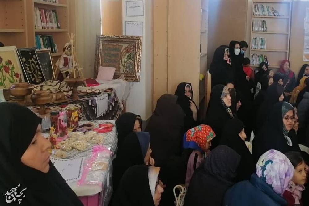 تصاوير همياري بسيج و کانون مسجد در روستاي بزنج اسفراين