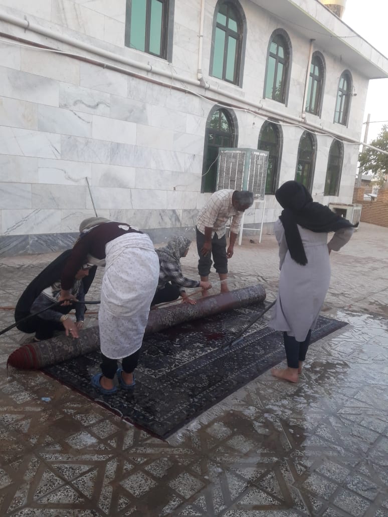 بانوان صفي آباد به عشق حسين(ع) مسجد تکاني کردند