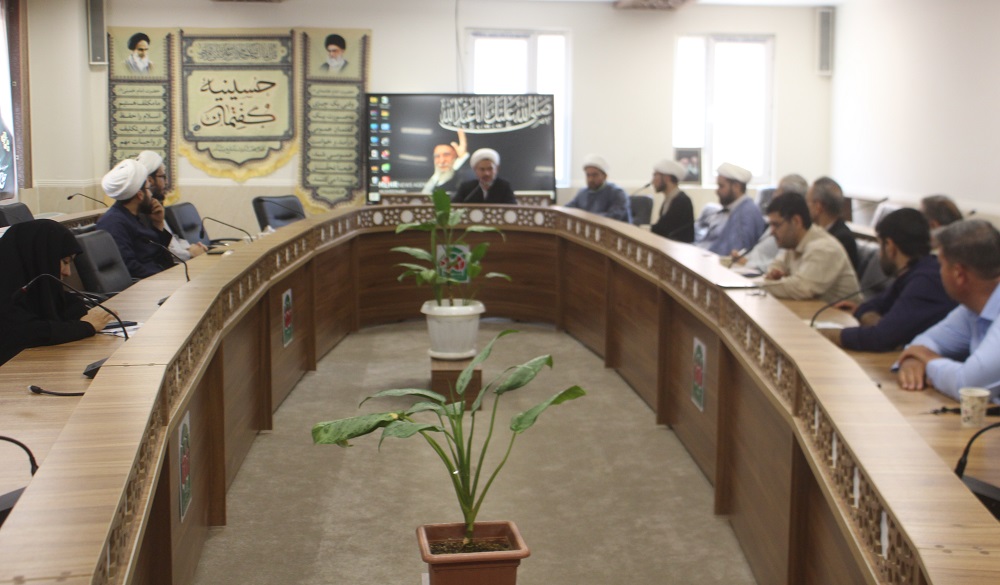 نشست مستعدين حلقه هاي گفتماني استان خراسان شمالي ويژه اهالي مسجد و فعالان فرهنگي