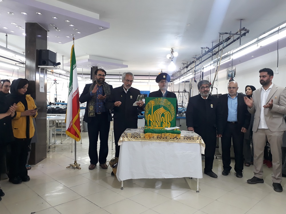 به همت خواهران کانون امام سجاد(ع) کاروان زير سايه خورشيد در جمع توليد کنندگان شيروان حاضر شد