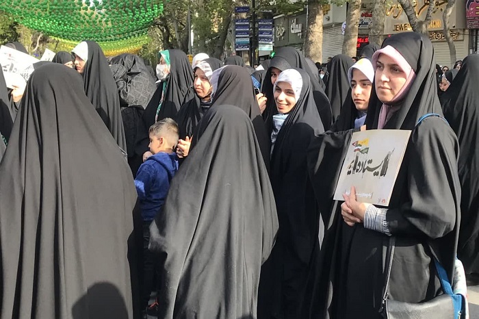 اجتماع بزرگ خانوادگي "مدافعان حريم خانواده"  در بجنورد به  همت اهالي مسجد