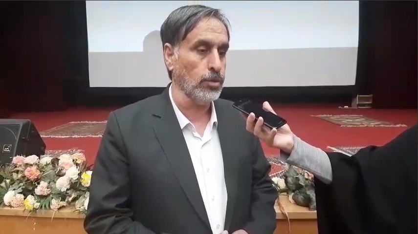 انعکاس اکران فيلم سينمايي غريب با قابليت سينما سيار در خبرگزاري مهر
