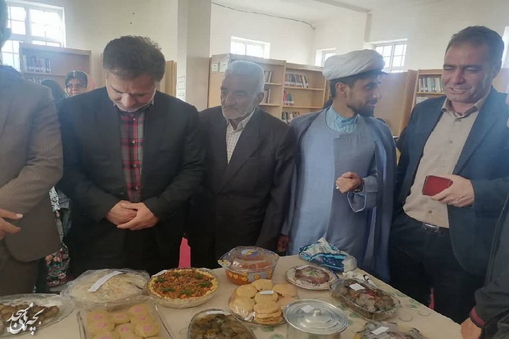 تصاوير همياري بسيج و کانون مسجد در روستاي بزنج اسفراين