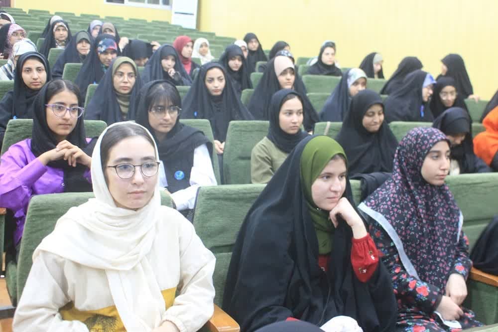 دهه هشتادي ها در قاب "بي نهايت شو" ي  امام رضايي