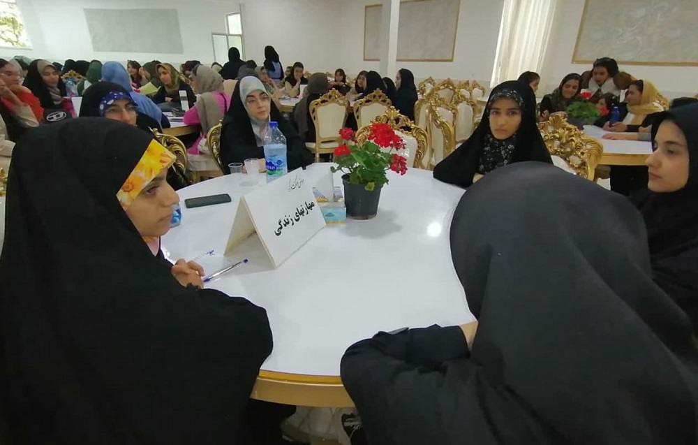 پاتوق گفتگو محور "دخترم افتخار ايران"  در اسفراين