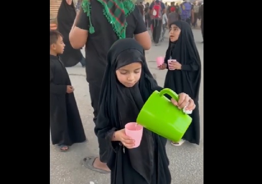 مسير مشايه؛ "حب الحسين يجمعنا" کودکان عراقي در مهمان نوازي از زائران پياده