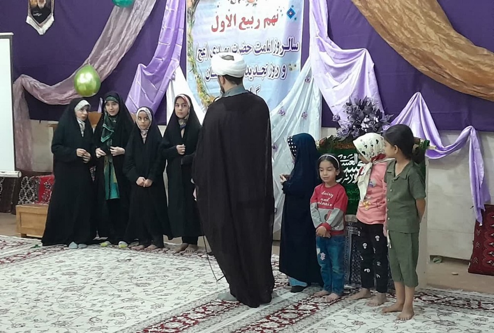 دختران نوجوانان سر بر آستان ارادت مهدي موعود(عج)گذاشتند