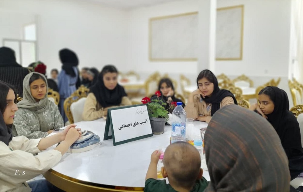 پاتوق گفتگو محور "دخترم افتخار ايران"  در اسفراين