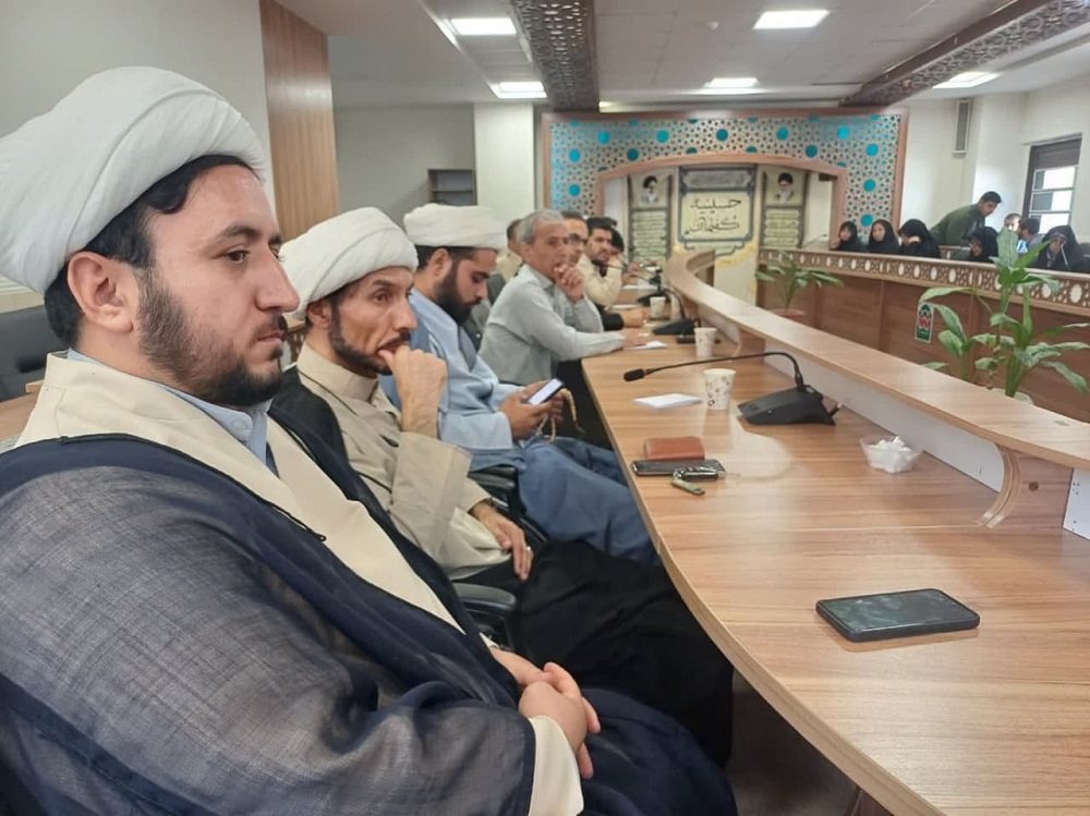 نشست مستعدين حلقه هاي گفتماني استان خراسان شمالي ويژه اهالي مسجد و فعالان فرهنگي