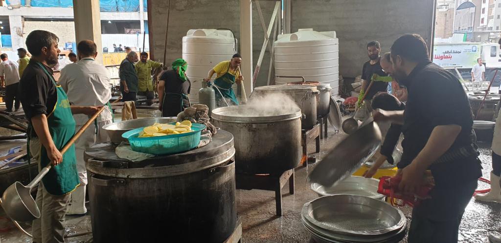 موکب باب الشهداي بجنورد خادم زائران پس از اربعين حسيني در نجف