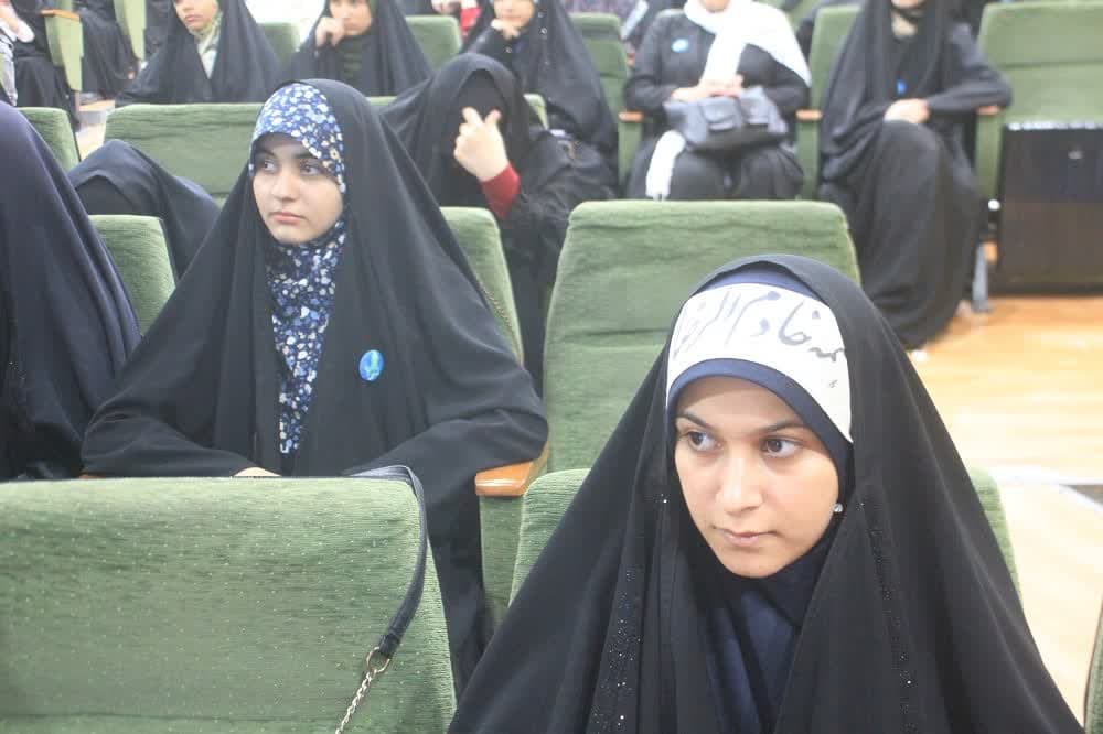 دهه هشتادي ها در قاب "بي نهايت شو" ي  امام رضايي