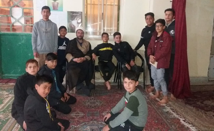 نوجوانان کانون "شهيد محمد کلاته اي" ميزبان سفره هاي ساده افطاري