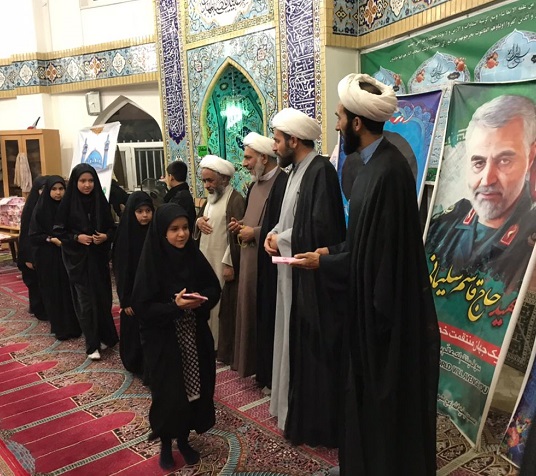 تقدير از فعالان اوقات فراغت کانون بقيه الله و طرح محله هاي دوستي در شهرک فرهنگيان بجنورد