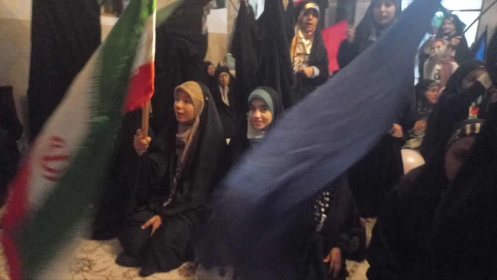 دختران نوجوانان سر بر آستان ارادت مهدي موعود(عج)گذاشتند