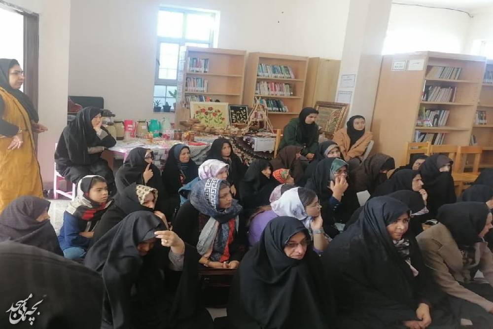 تصاوير همياري بسيج و کانون مسجد در روستاي بزنج اسفراين