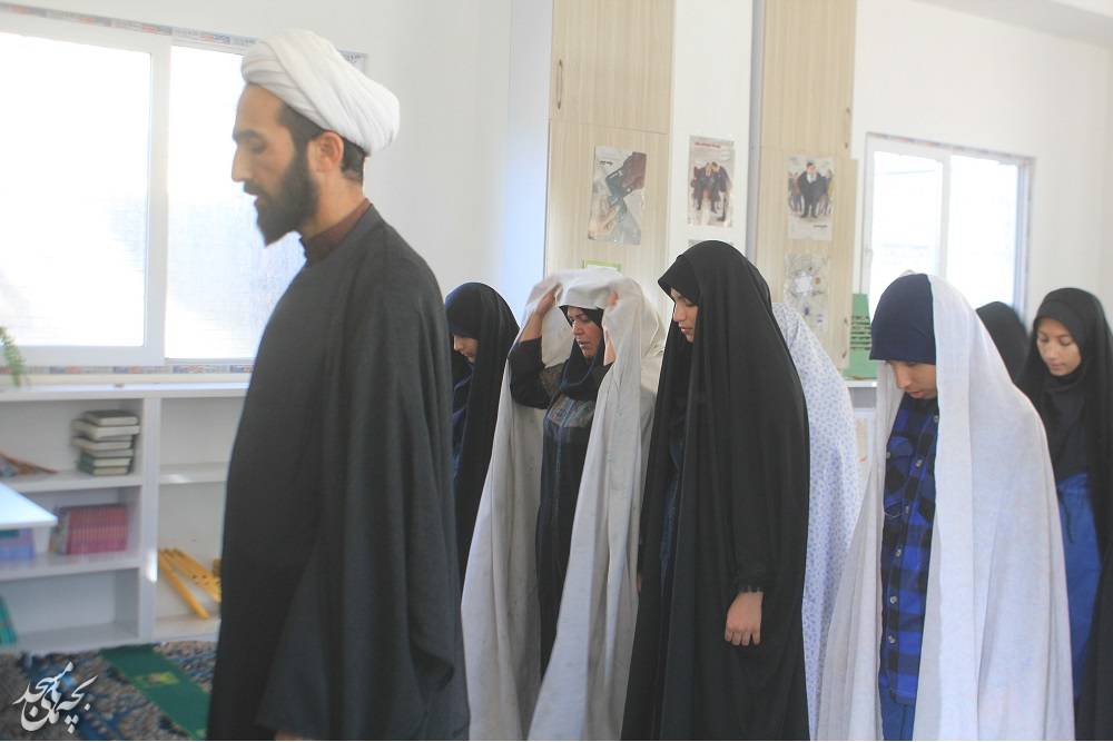 نشست فرهنگي نماز کانون مسجد با نوجوانان مدرسه حضرت معصومه (س)بجنورد