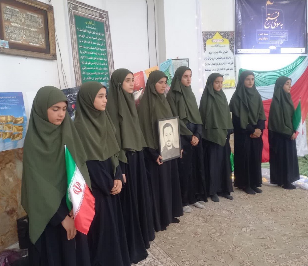 سرود مقاومت قرآن، به ياد شهداي اقتدار، راه را "به سوي فتح" گشود