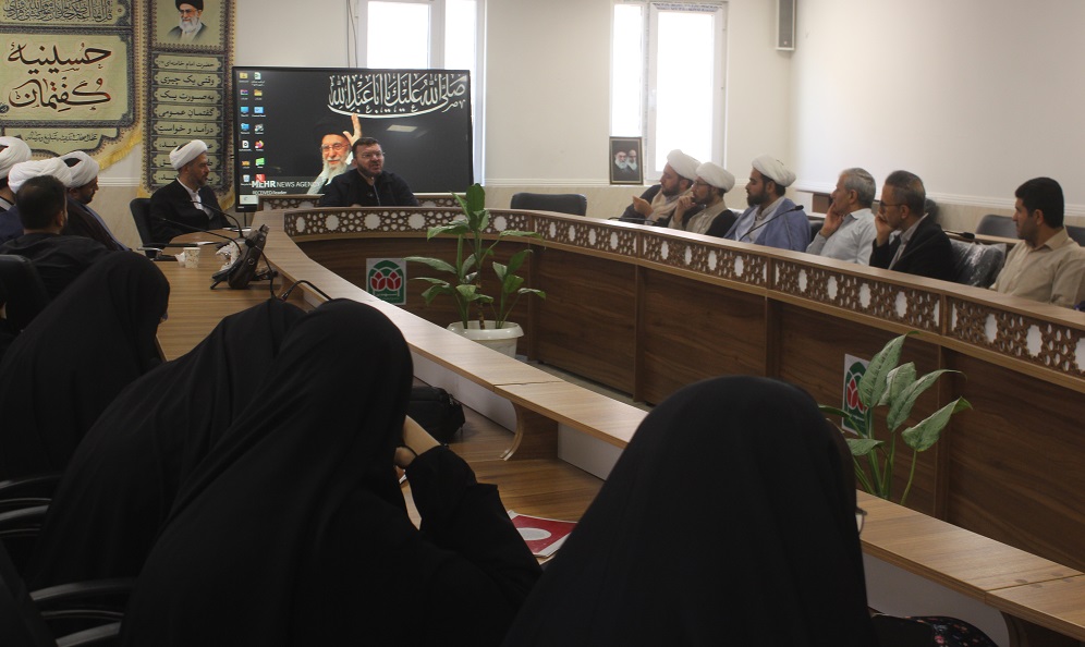 نشست مستعدين حلقه هاي گفتماني استان خراسان شمالي ويژه اهالي مسجد و فعالان فرهنگي