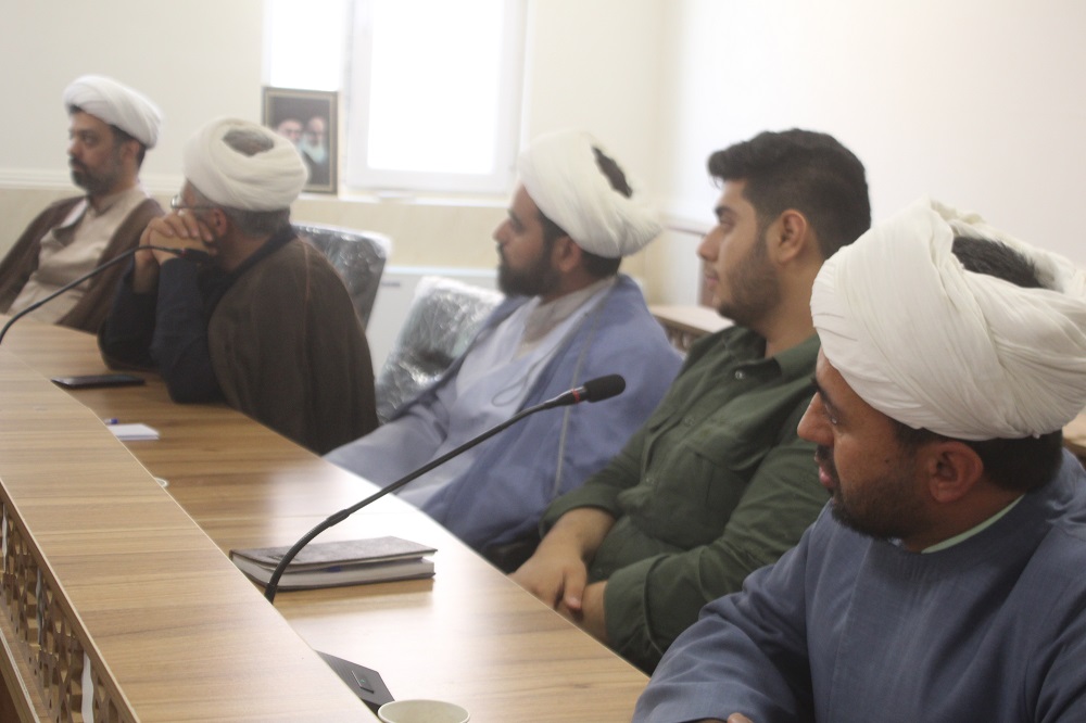 نشست مستعدين حلقه هاي گفتماني استان خراسان شمالي ويژه اهالي مسجد و فعالان فرهنگي