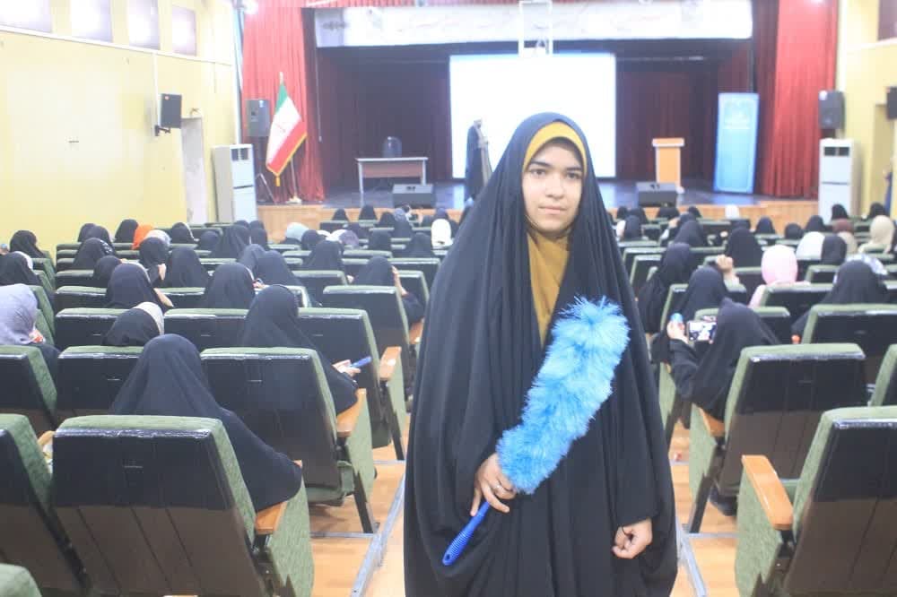 دهه هشتادي ها در قاب "بي نهايت شو" ي  امام رضايي