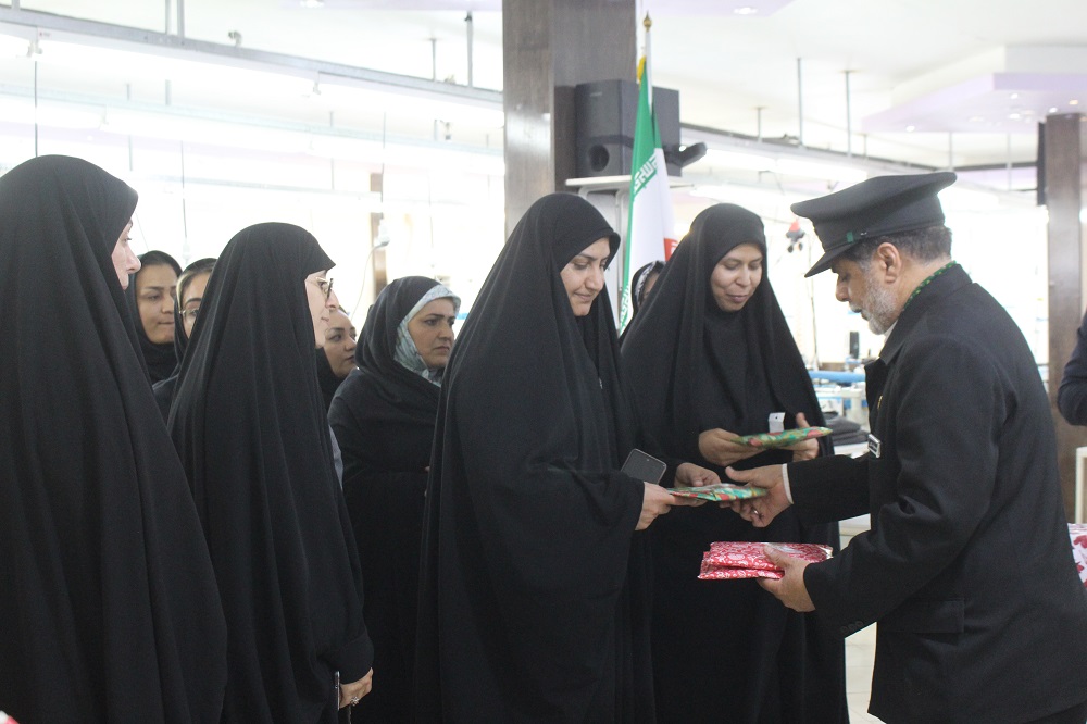 به همت خواهران کانون امام سجاد(ع) کاروان زير سايه خورشيد در جمع توليد کنندگان شيروان حاضر شد