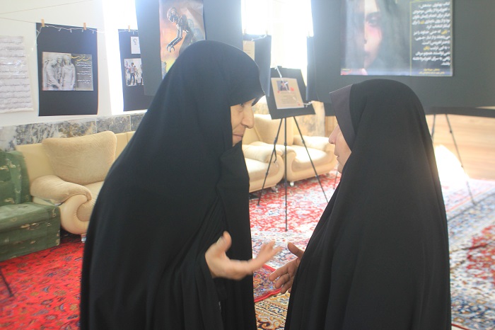 به همت بانوان مسجدي؛ برگزاري نمايشگاه عکس و پوستر "جاهليت مدرن" و شناخت جايگاه زن در مسجد بقيه‌الله(عج) بجنورد
