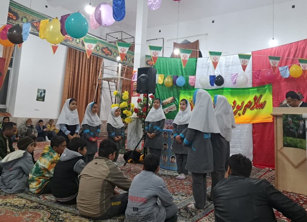 جشن انقلاب در آبادي، مدرسه روستاي قلعه خان مانه را به مسجد پيوند زد